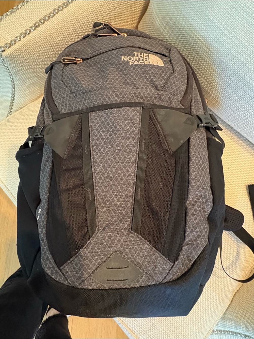 The North Face Recon Luxury Women’s Gray Black Backpack w Rose Gold Accents - Picture 14 of 14